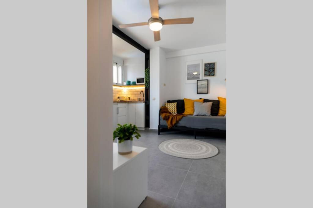Beachfront Apartment Near Marbella Sitio de Calahonda Eksteriør billede