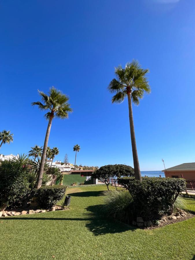 Beachfront Apartment Near Marbella Sitio de Calahonda Eksteriør billede